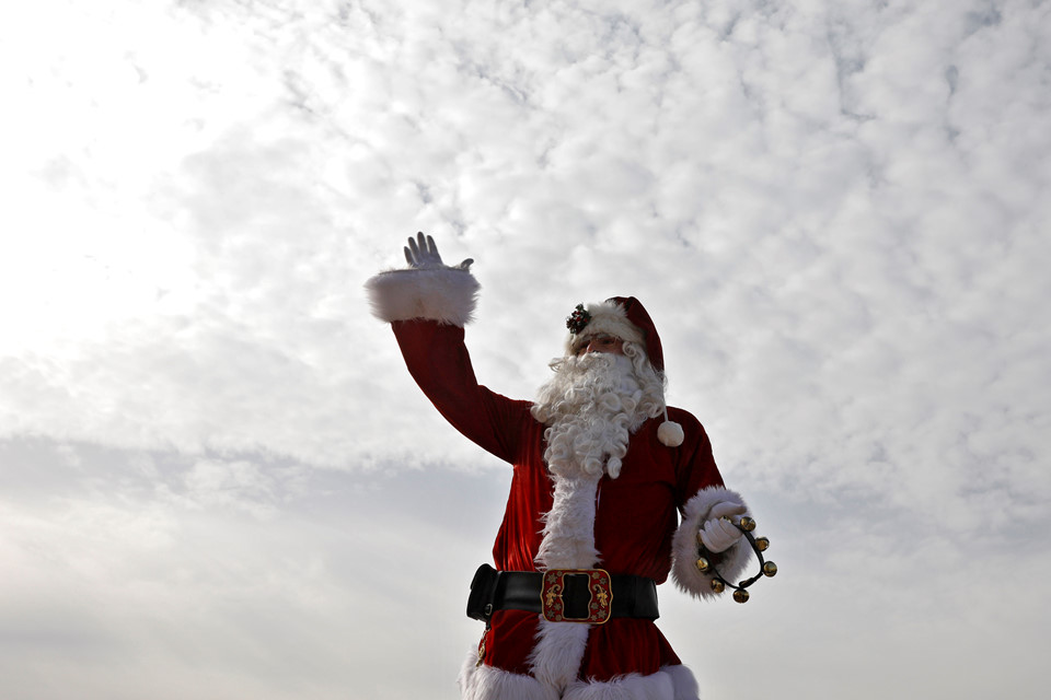 Ông già Noel khuấy động chảo lửa Jerusalem trước Giáng sinh